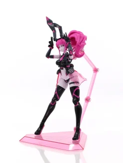 Plastic Models><noscript><img width=