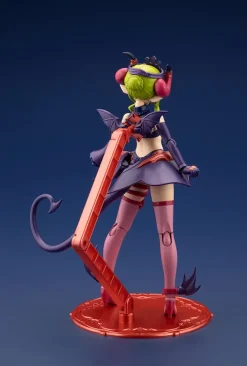 Plastic Models><noscript><img width=