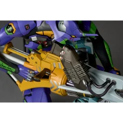 Plastic Models><noscript><img width=