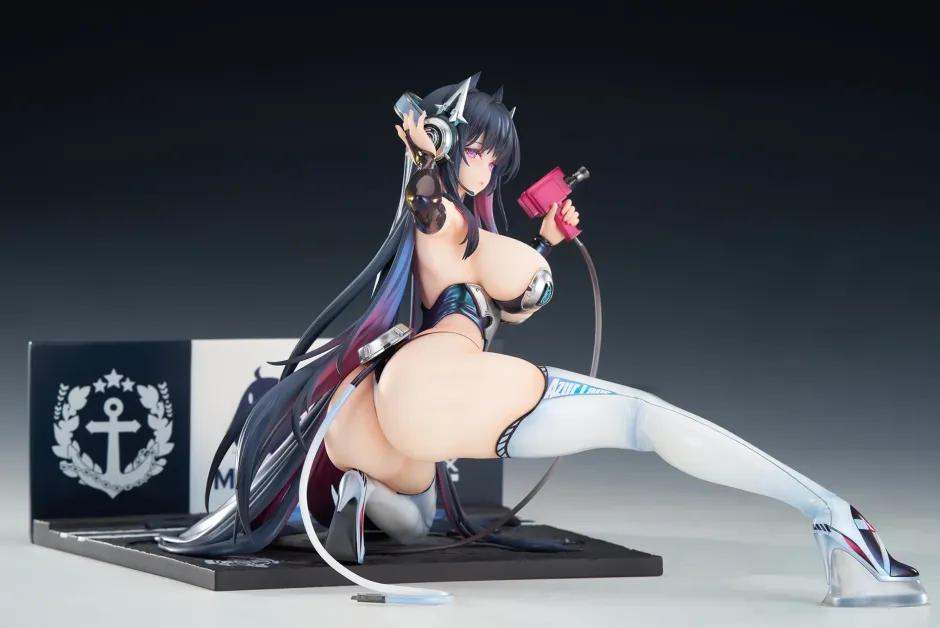 Bishoujo Figures|Scale Figures>Azur Lane Strasbourg: Faerie of the Race Circuit Ver. 1/7 Scale Figure