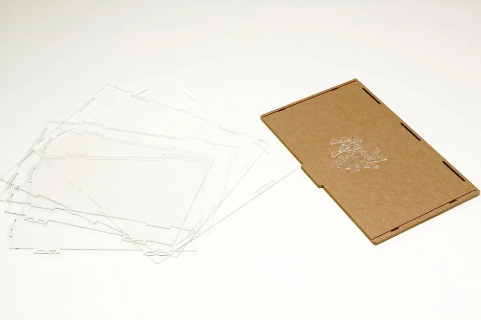 Pouches & Other Cases>Collection Case M Series: Ultimate UV Ver.