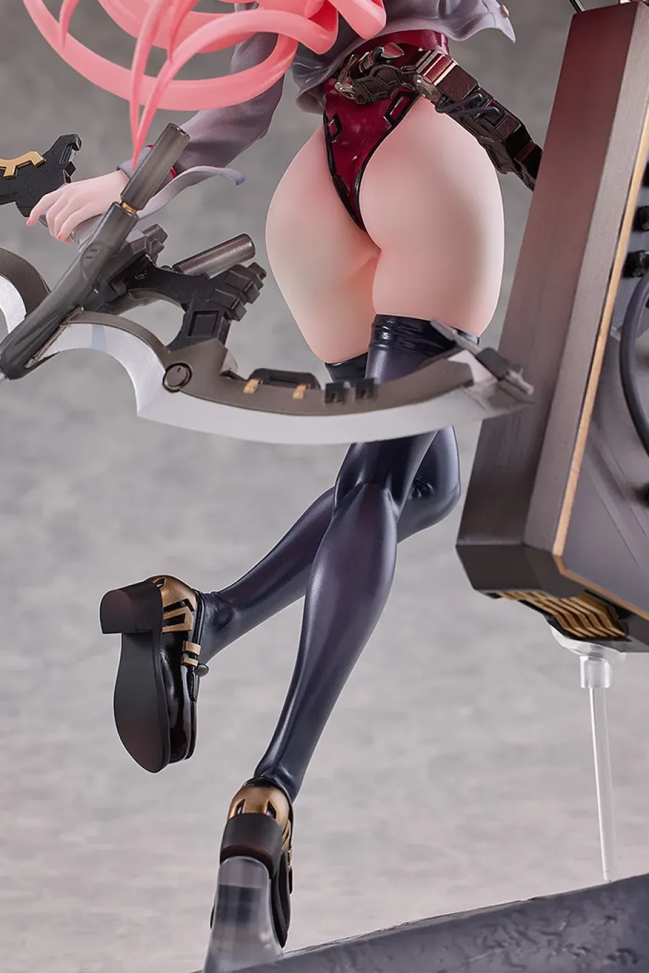 Scale Figures>Colors:Red 1/7 Scale Figure