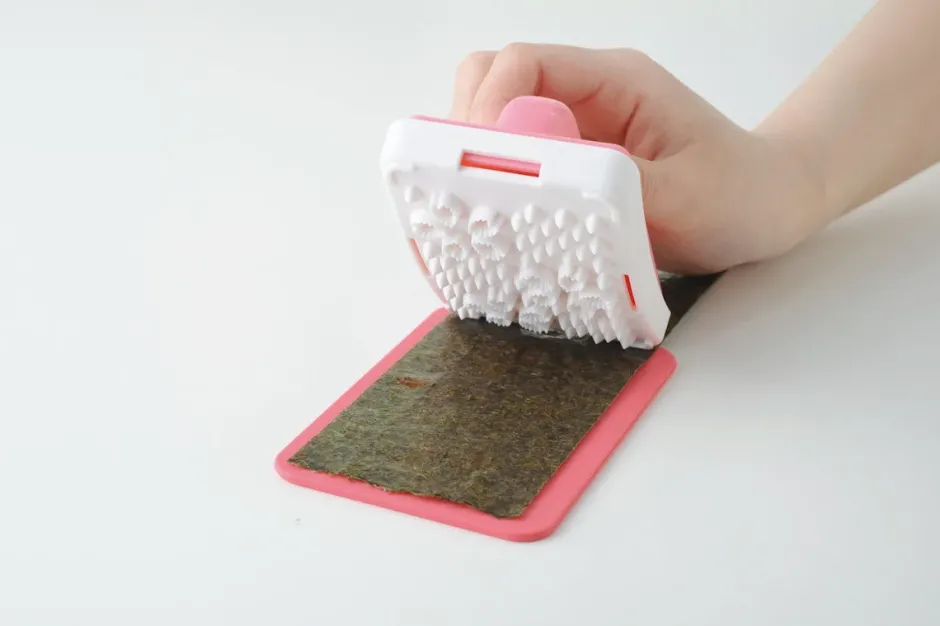 Cookware & Kitchen Tools>Crispy Nori Cutter Set: Traditional Japanese Patterns