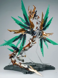 Plastic Models><noscript><img width=