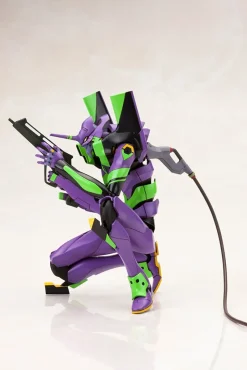 Plastic Models><noscript><img width=