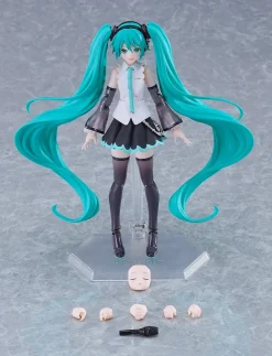 Action Figures><noscript><img width=