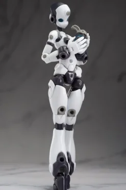 Plastic Models><noscript><img width=