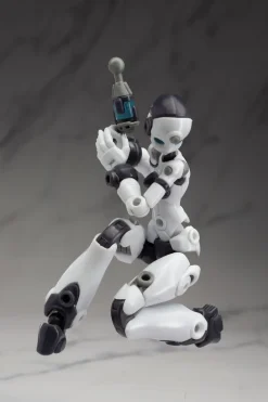 Plastic Models><noscript><img width=