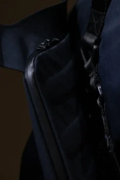 Jackets & Hoodies><noscript><img width=