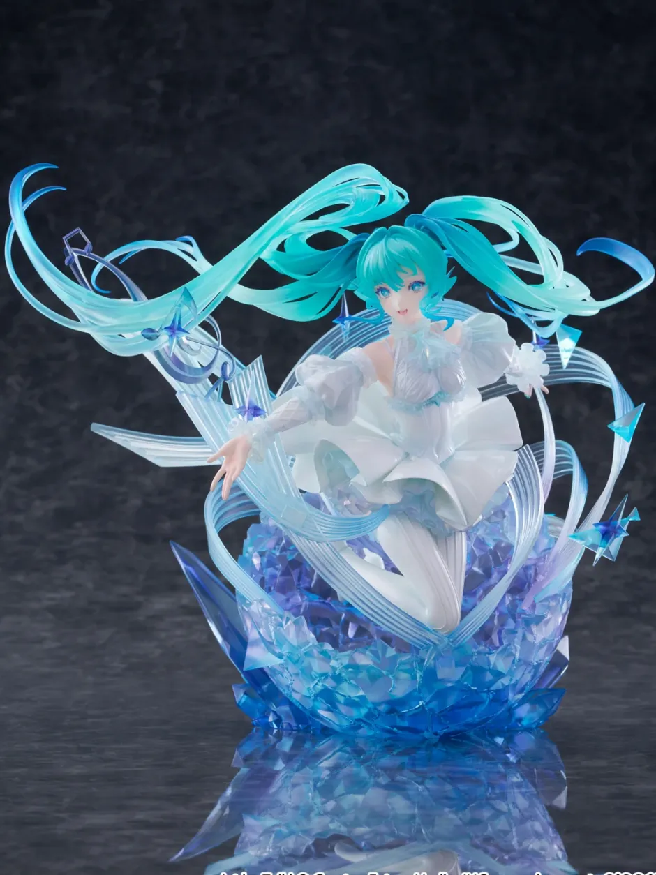 Hatsune Miku: Crystal Dress Ver. 1/7 Scale Figure Hot