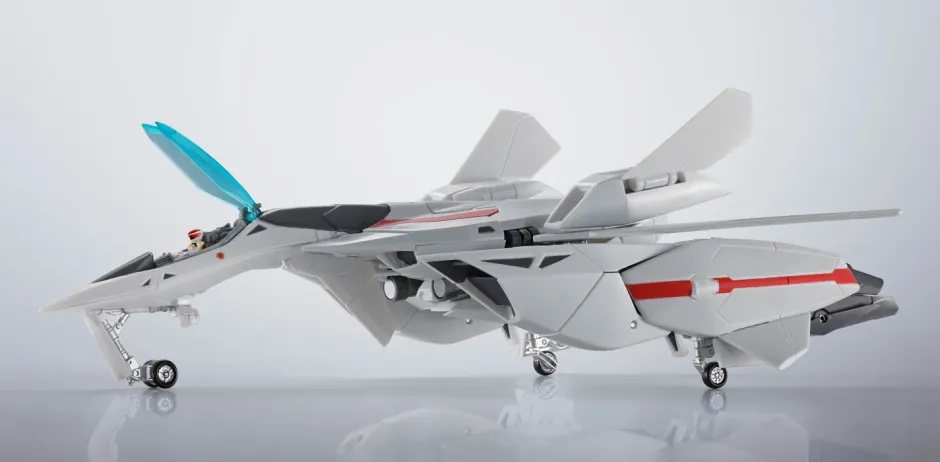 Action Figures>Hi-Metal R The Super Dimension Fortress Macross II -Lovers Again- VF-2SS Valkyrie II + Sap (Silvie Gena use)