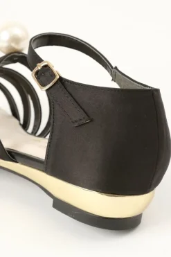 Footwear><noscript><img width=