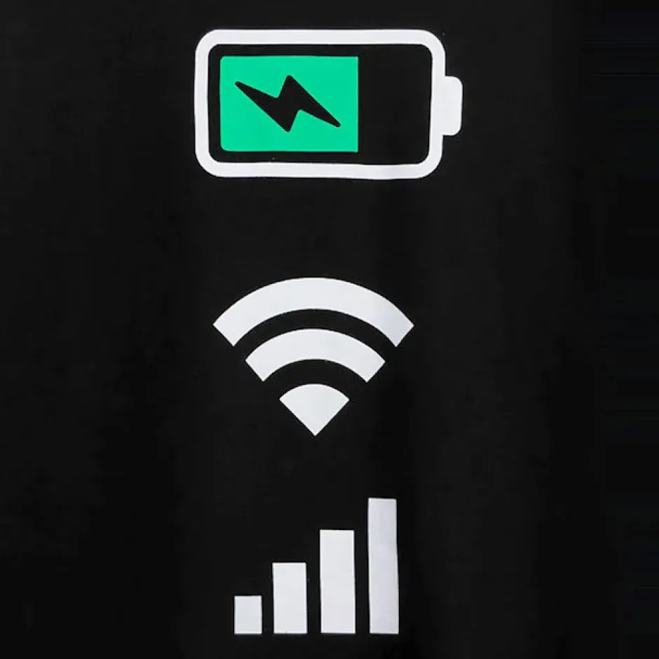 LISTEN FLAVOR Now Charging Sleeve Line Black Hoodie Hot