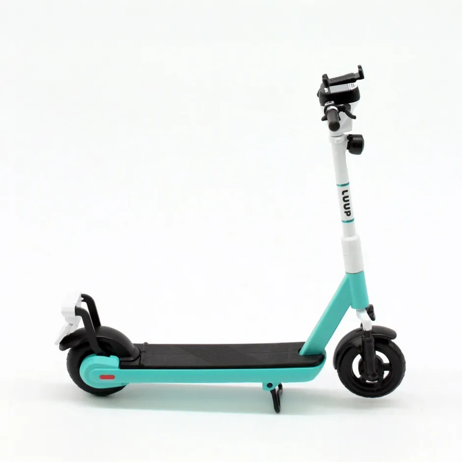 Plastic Models>Luup Electric Scooter 1/12 Scale Plastic Model