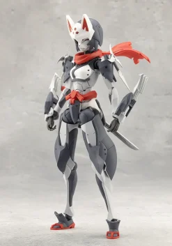 Plastic Models><noscript><img width=