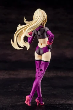 Plastic Models><noscript><img width=