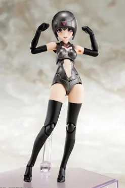 Plastic Models><noscript><img width=