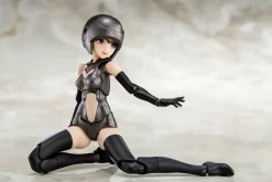Plastic Models><noscript><img width=
