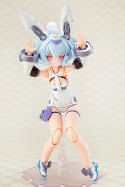Plastic Models><noscript><img width=