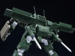 Plastic Models><noscript><img width=