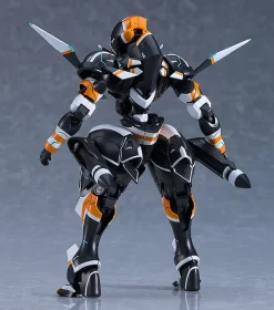 Plastic Models><noscript><img width=