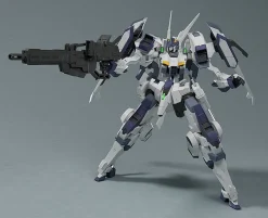 Plastic Models><noscript><img width=