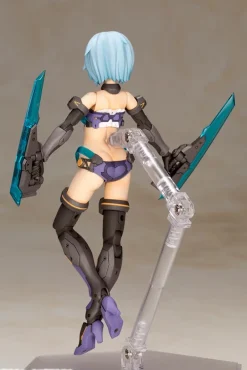 Plastic Models><noscript><img width=