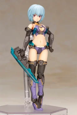 Plastic Models><noscript><img width=