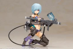 Plastic Models><noscript><img width=