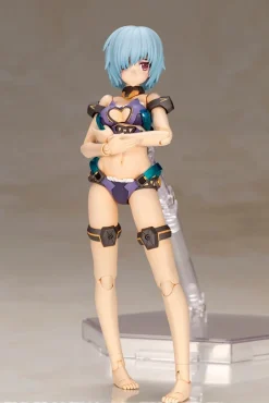 Plastic Models><noscript><img width=