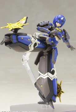 Plastic Models><noscript><img width=