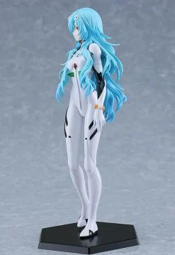 Plastic Models><noscript><img width=