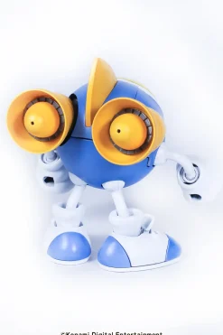 Plastic Models><noscript><img width=