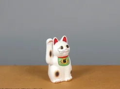 Plastic Models><noscript><img width=