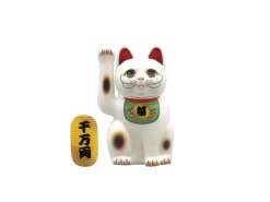 Plastic Models><noscript><img width=