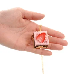 Q-pot. Strawberry Chocolate Petit Cake Necklace Best
