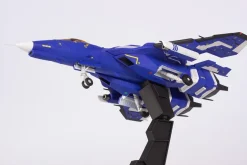 Plastic Models><noscript><img width=
