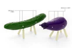 Plastic Models><noscript><img width=