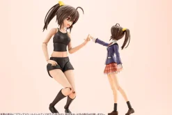 Plastic Models><noscript><img width=