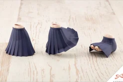 Plastic Models><noscript><img width=