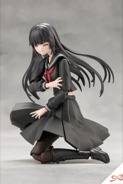 Plastic Models><noscript><img width=