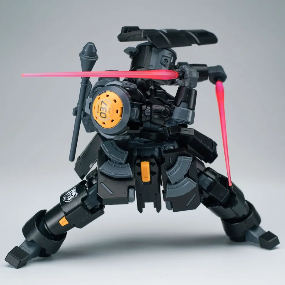 Ultra Action Trooper Series Zarov M1 (Metallic Black) 1/144 Scale Plastic Model Kit Clearance