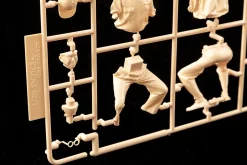 Wakuwaku-san 1/20 Scale Plastic Model Kit New