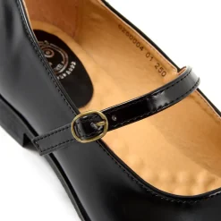 Footwear><noscript><img width=