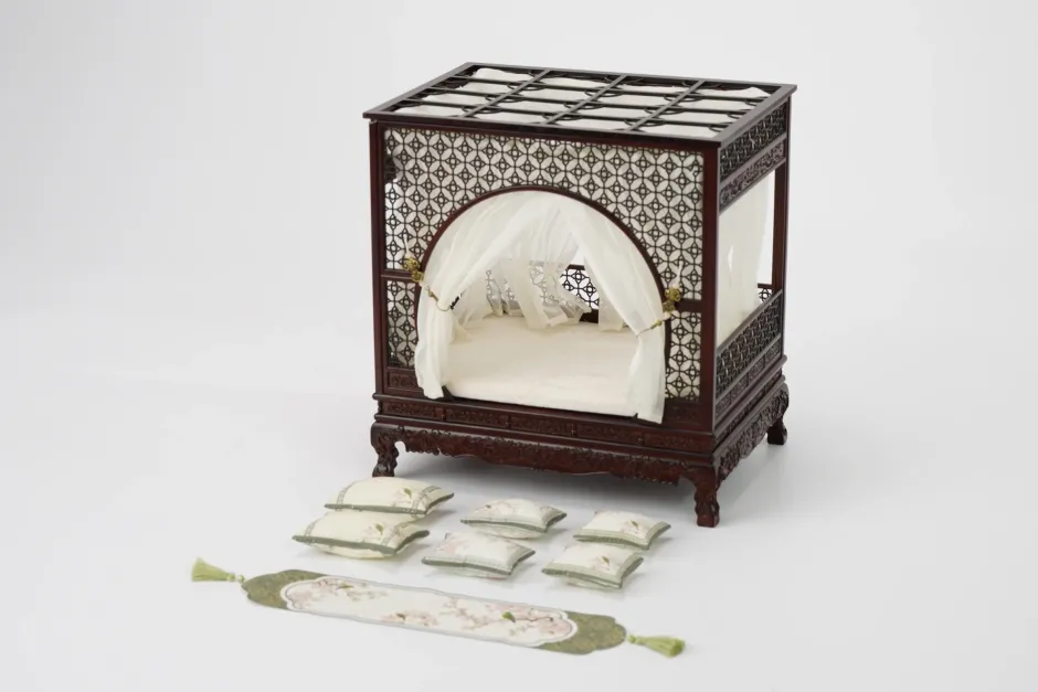 Scale Figures>Yue Dong Chuang 1/12 Scale Wood Frame Bed Chinese Ancient Style Miniature