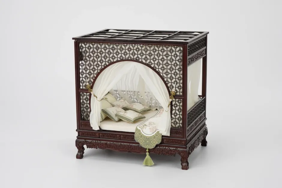 Scale Figures>Yue Dong Chuang 1/12 Scale Wood Frame Bed Chinese Ancient Style Miniature